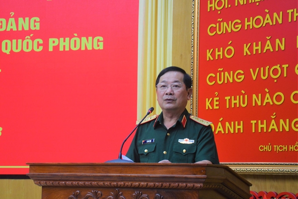 Thượng tướng Lê Huy Vịnh làm việc về công tác kỹ thuật với Quân khu 4